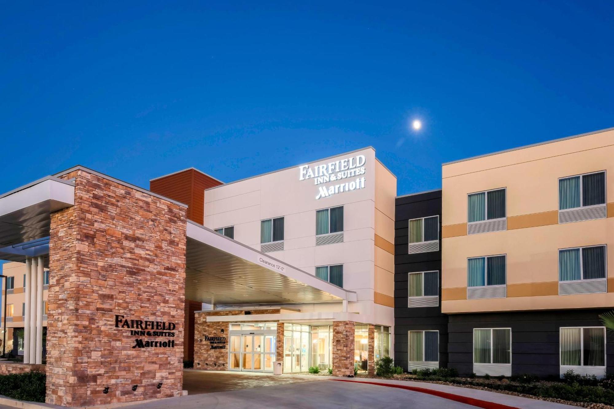 Fairfield Inn & Suites By Marriott Pleasanton Exterior foto